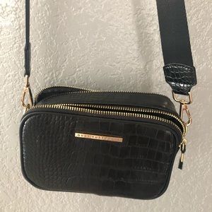 Quay black purse